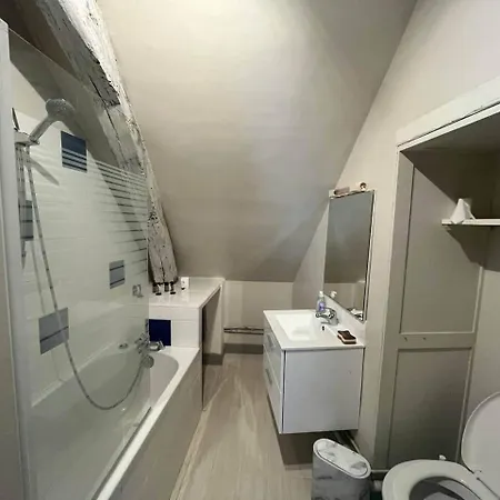 Dans Chateau Pour 7 Personnes * Noyant