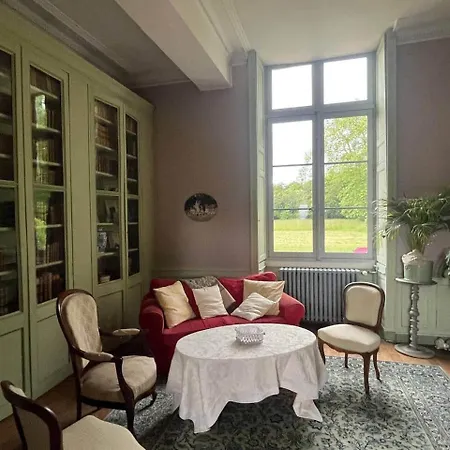 Dans Chateau Pour 7 Personnes * Noyant